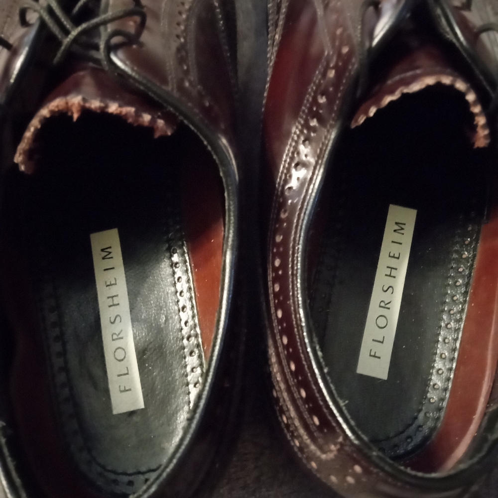 Men's Florsheim Dark brown Wingtips. Sz. 9.5 Well taken care of.